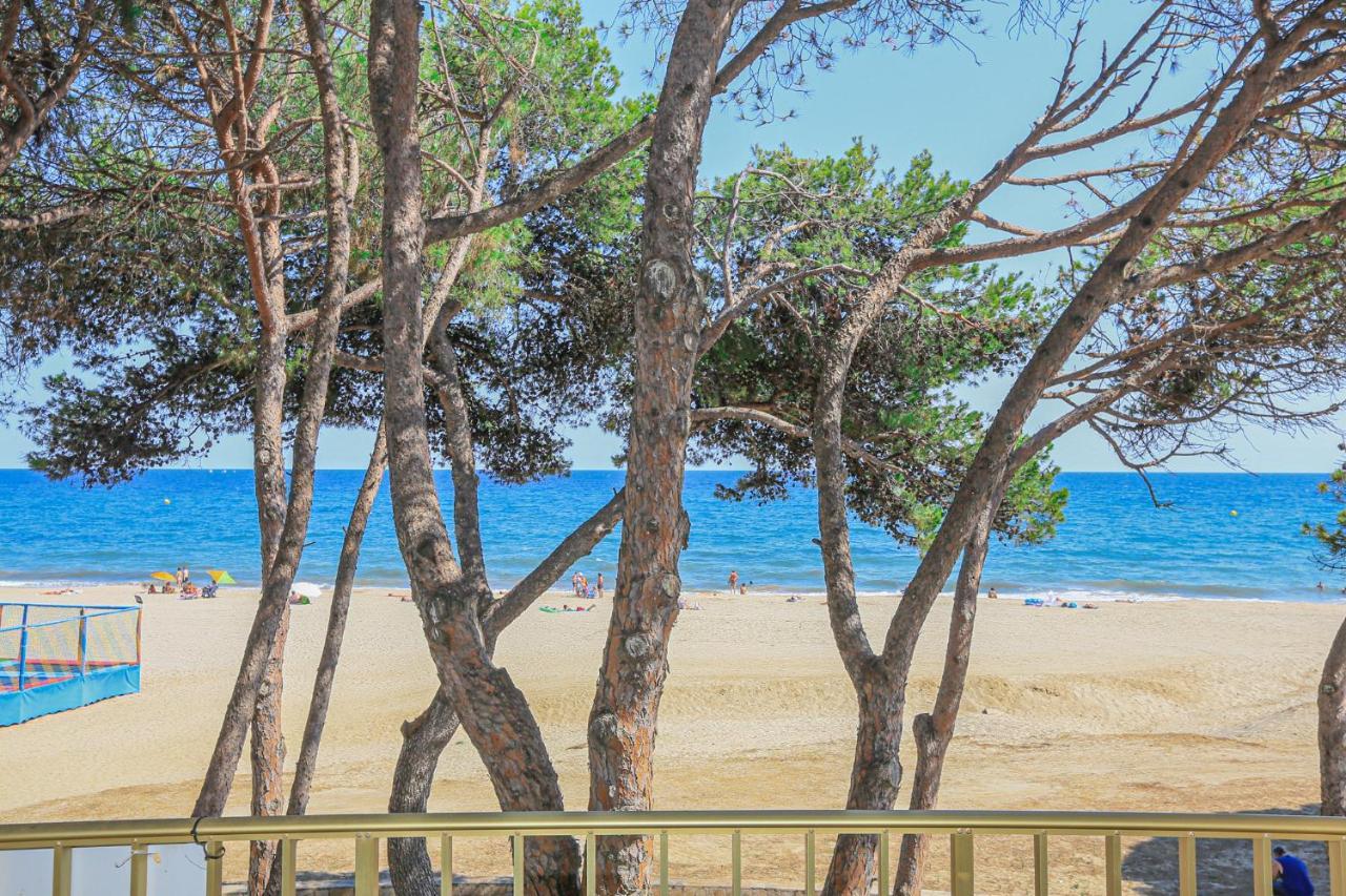 Playmar Litoral Costa Dorada - Only Families Apartment Cambrils Exterior photo