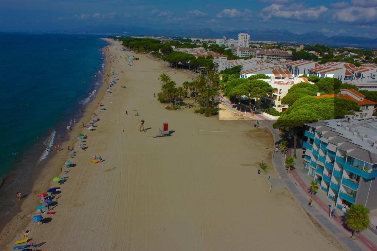 Playmar Litoral Costa Dorada - Only Families Apartment Cambrils Exterior photo