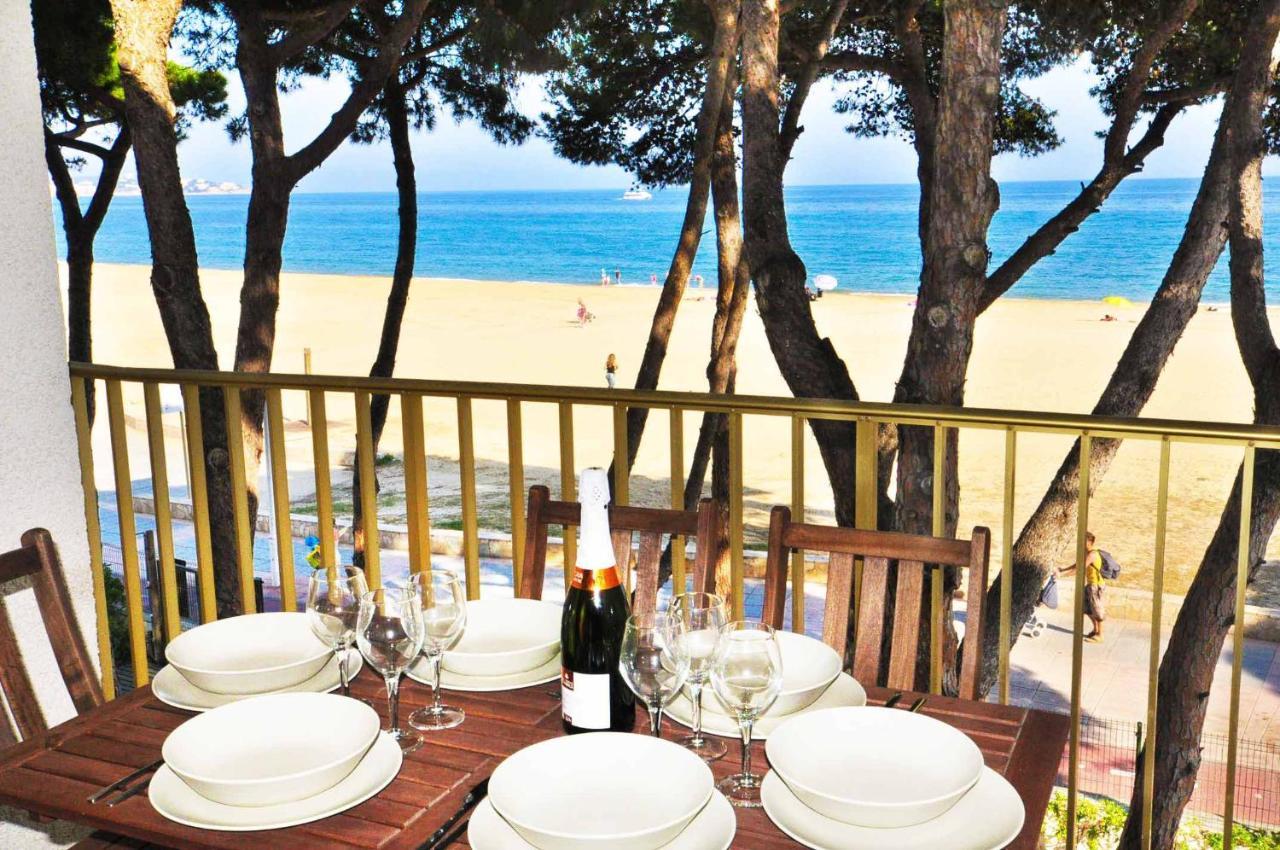 Playmar Litoral Costa Dorada - Only Families Apartment Cambrils Exterior photo