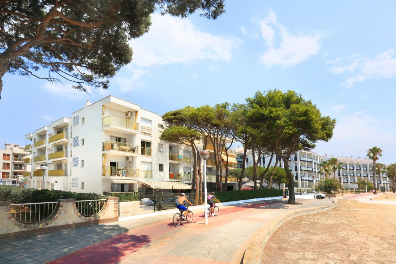 Playmar Litoral Costa Dorada - Only Families Apartment Cambrils Exterior photo